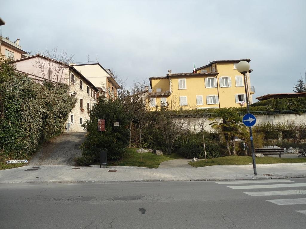 B&B Rosaspina Ascoli Piceno Eksteriør bilde